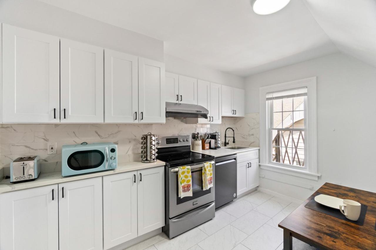 Cozy Gem In The Heart Of East Rock With Free Parking Near Yale And Dt New Haven