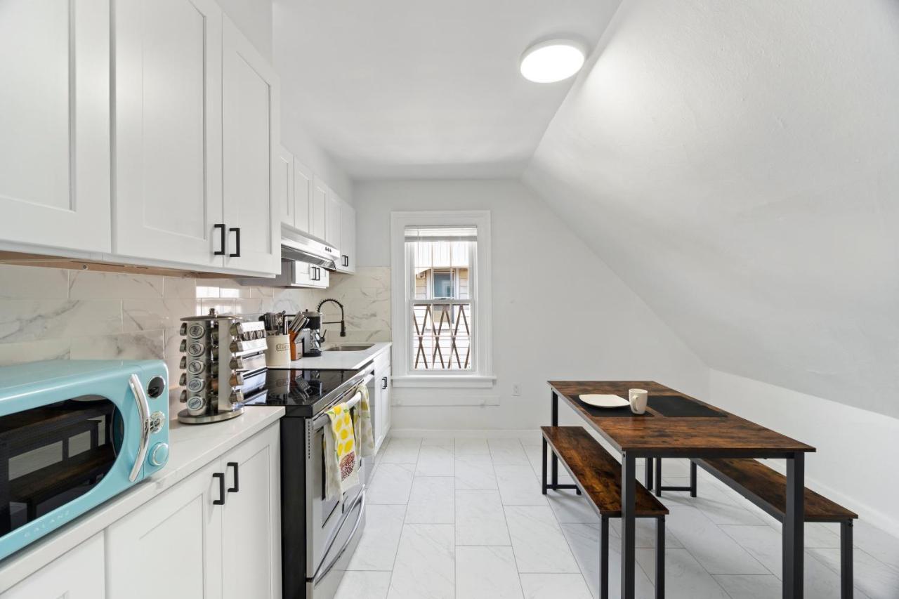 Cozy Gem In The Heart Of East Rock With Free Parking Near Yale And Dt New Haven
